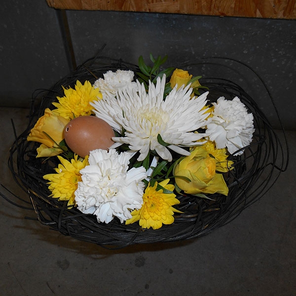 Bouquet nid jaune blanc