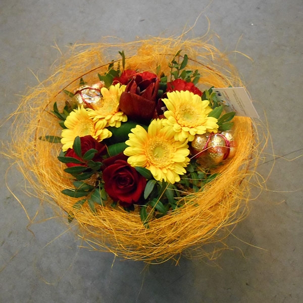 Bouquet nid jaune rouge