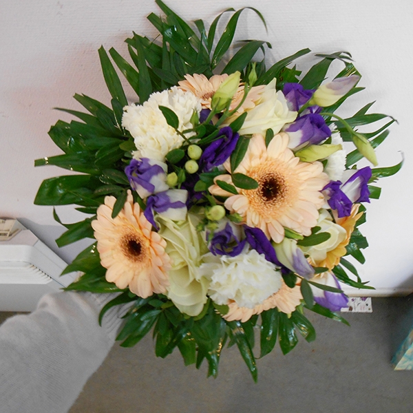 Bouquets de mariée crème blanc violet